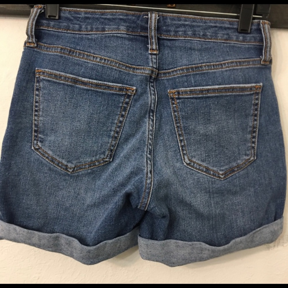 Universal Thread Shorts - Picture 3 of 4